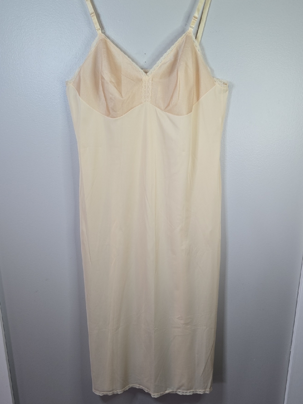 Vintage JC Penney Women's Size 36/14 Classic Cream Lightweight Slip Dress